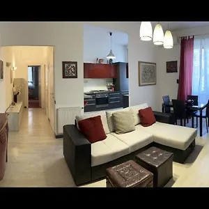  Apartment Traditional